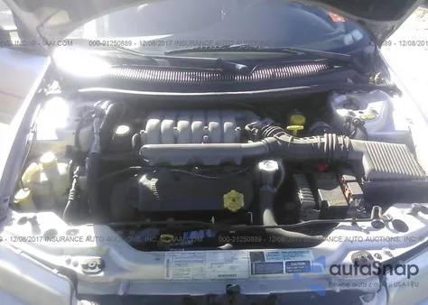 2000 Dodge Stratus Es z USA, uszkodzony, nr VIN 1B3EJ56H5YN255353